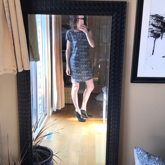 Black & white cap sleeve dress. 2 for $40 - Picture 1 of 5